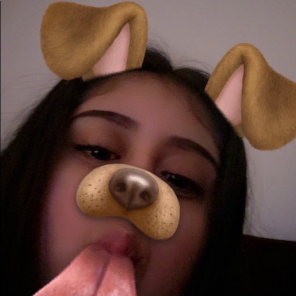 Meet your Posher, Valeria